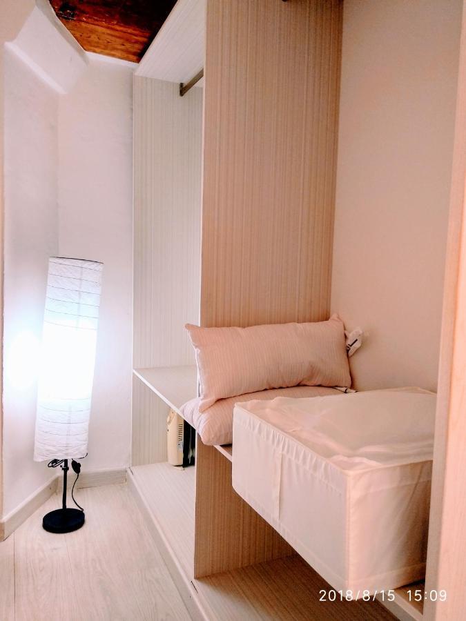 Apartment Valencian Dreams Of The Proletariat